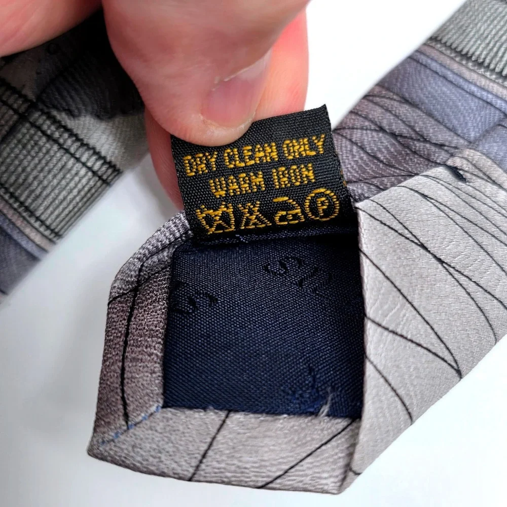 Elegance London Mens Silk Tie Big Ben Red Bus Italian Design Navy Blue 4‎ Inch